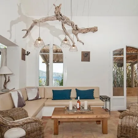 La Bouillabaisse Sleeps 4 Pool Air Con Wifi