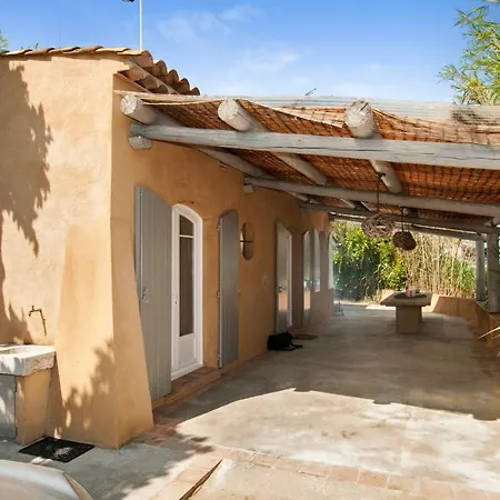 La Bouillabaisse Sleeps 4 Pool Air Con Wifi